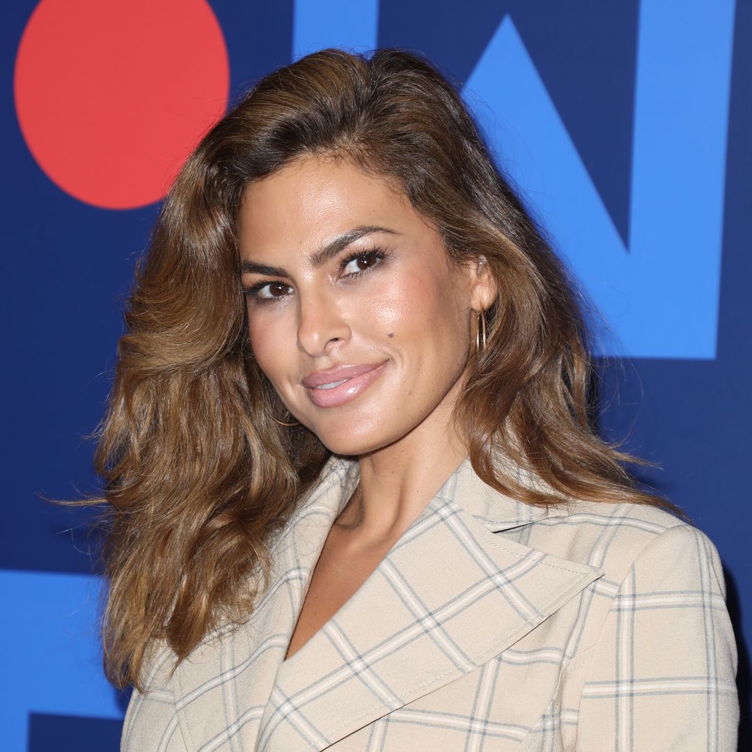 Eva Mendes dances in ultra low-rise jeans in resurfaced video on Hitch 20th anniversary