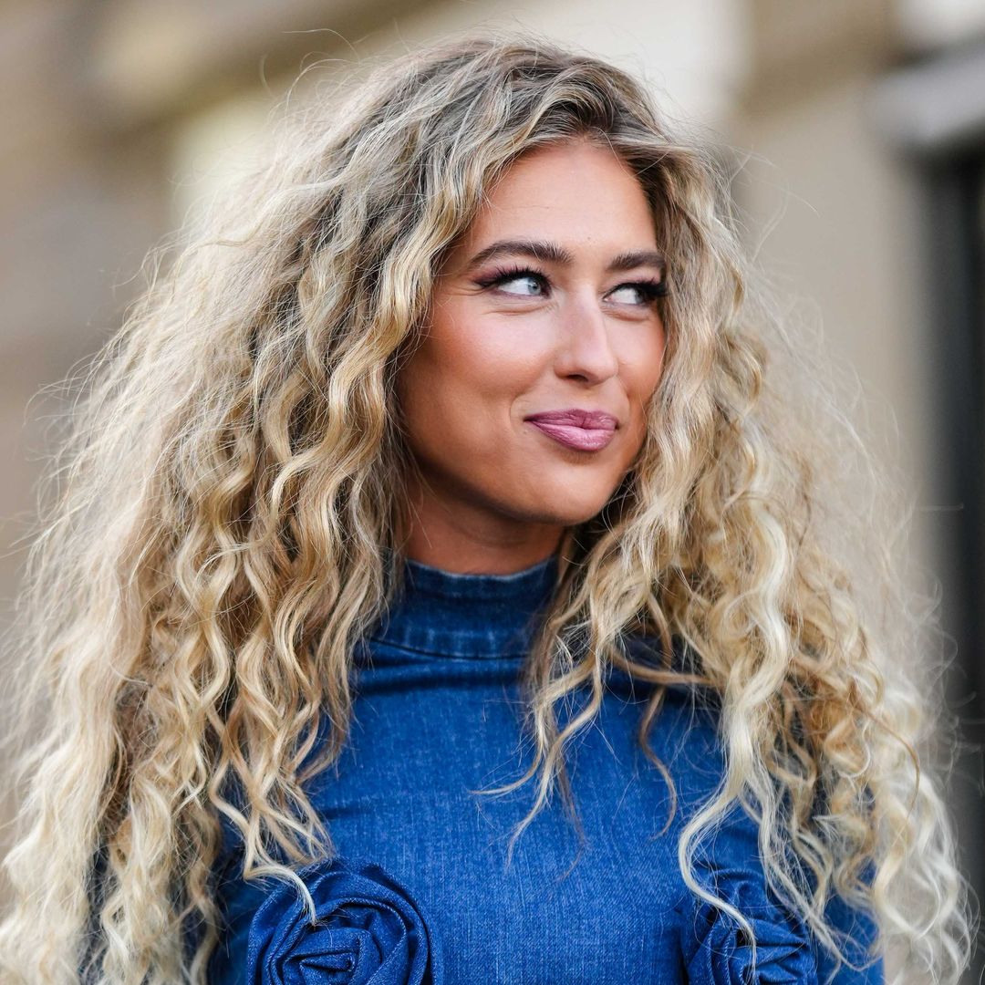 What to know about highlighting curly hair, according to top colourists