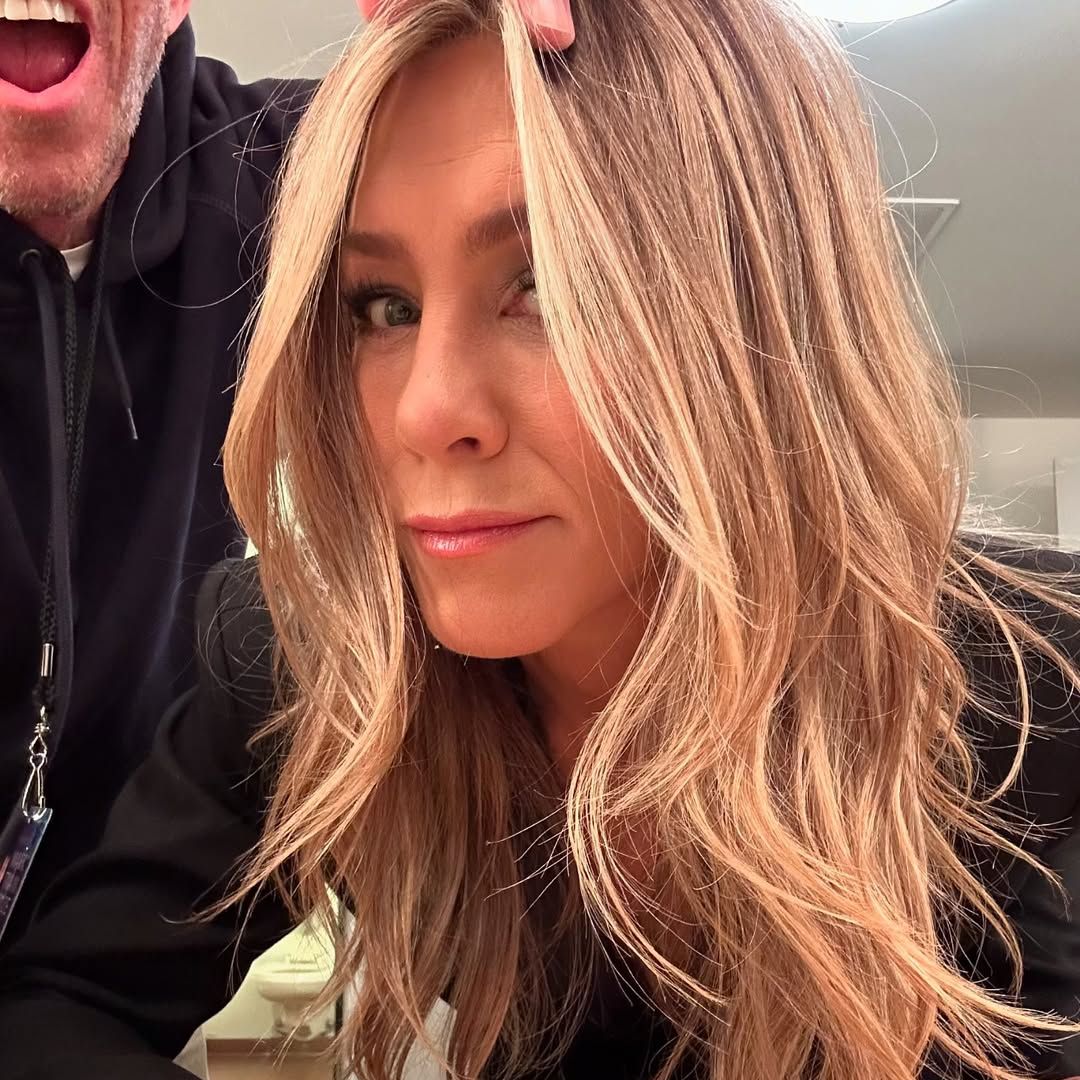 I found Jennifer Aniston's secret to glossy hair for 30% off in the Memorial Day sales