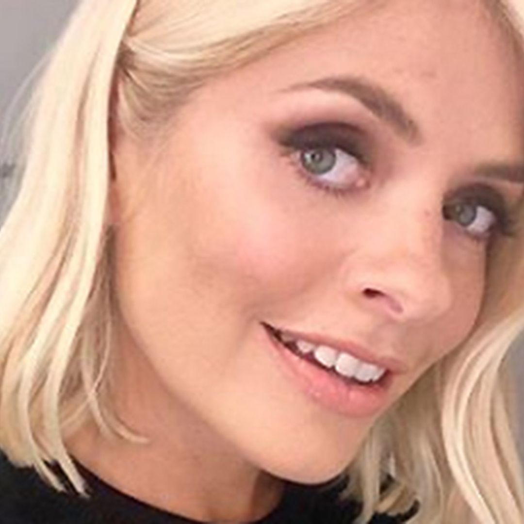 Holly Willoughby's puff-sleeve dress astounds This Morning viewers