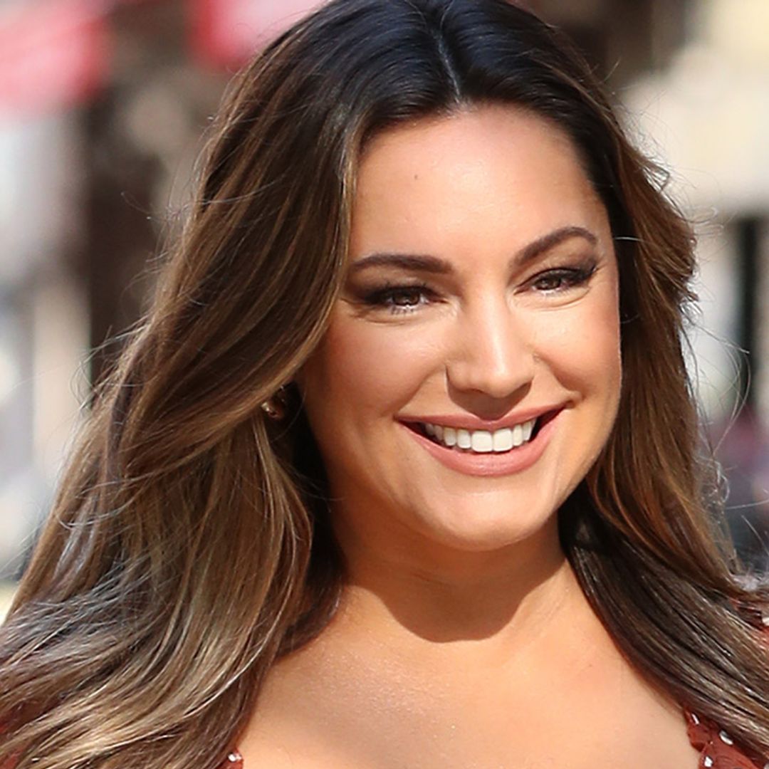 Kelly Brook shows off extravagant dinner
