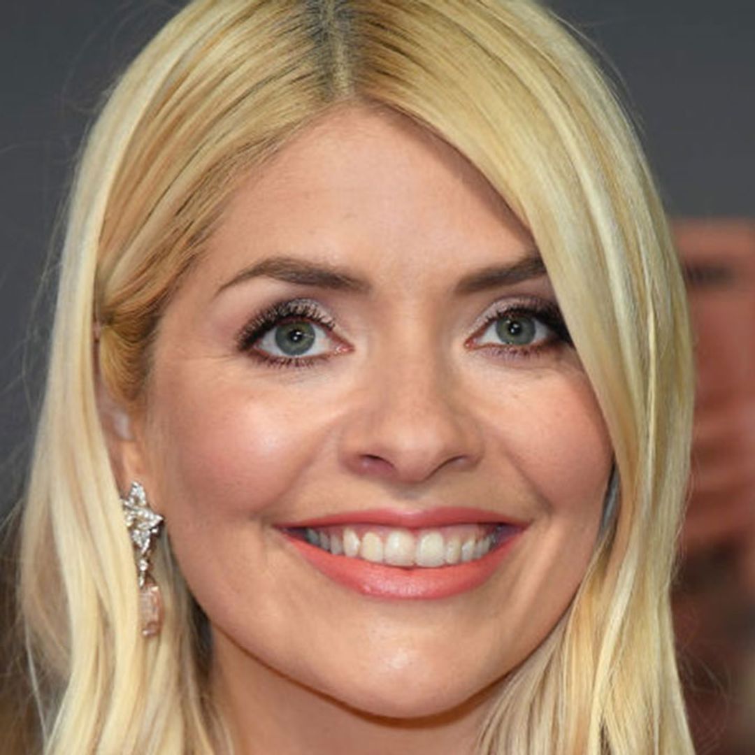 Holly Willoughby sends fans wild in the dreamiest silk pyjamas