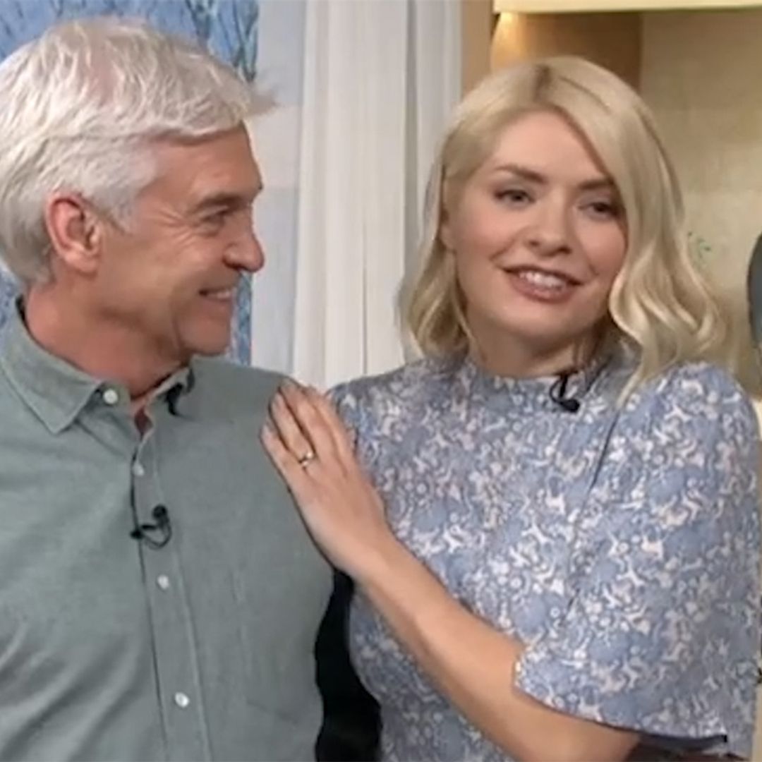 This Morning's Phillip Schofield and Holly Willoughby spark reaction as they get cosy on air
