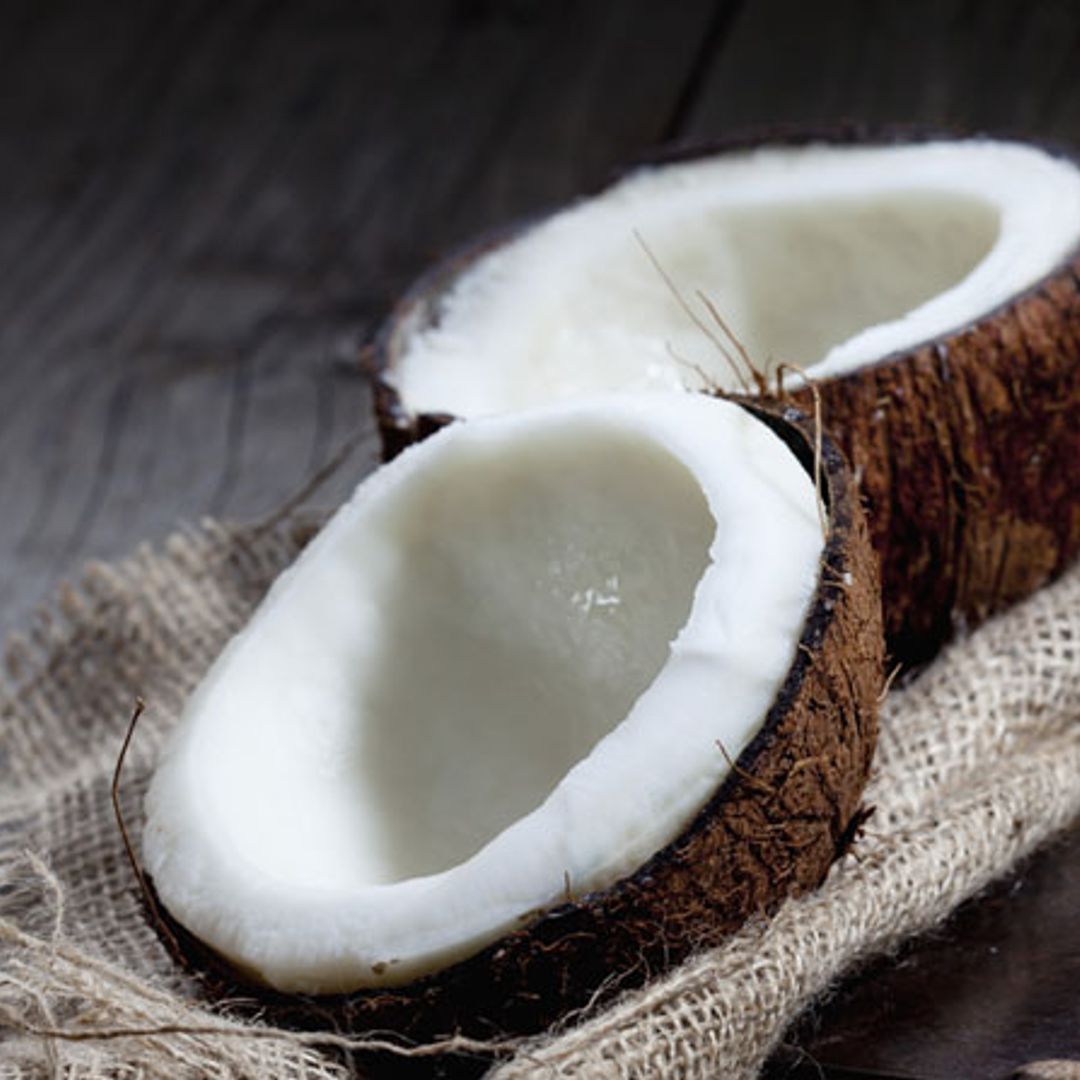 Coconut oil: why it's so good for you and 5 dessert recipes for you to try it