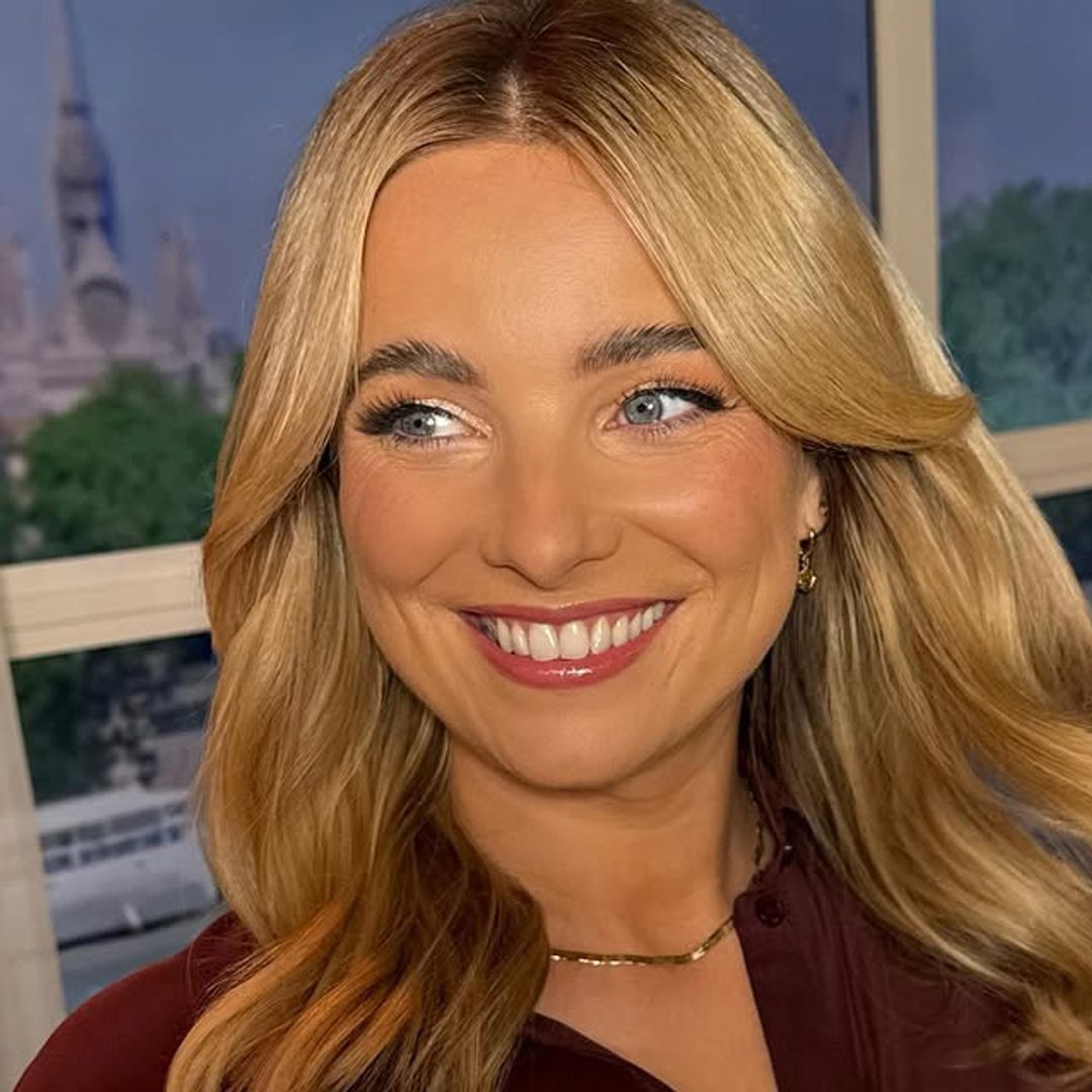 Sian Welby's gold jeans are a masterclass in easy festive dressing