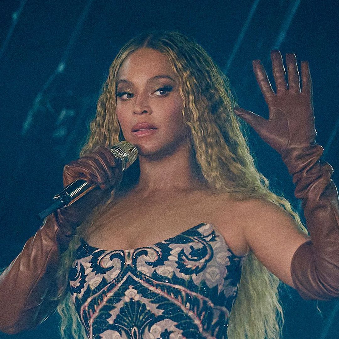 Beyoncé forced to stop hometown concert after scary malfunction