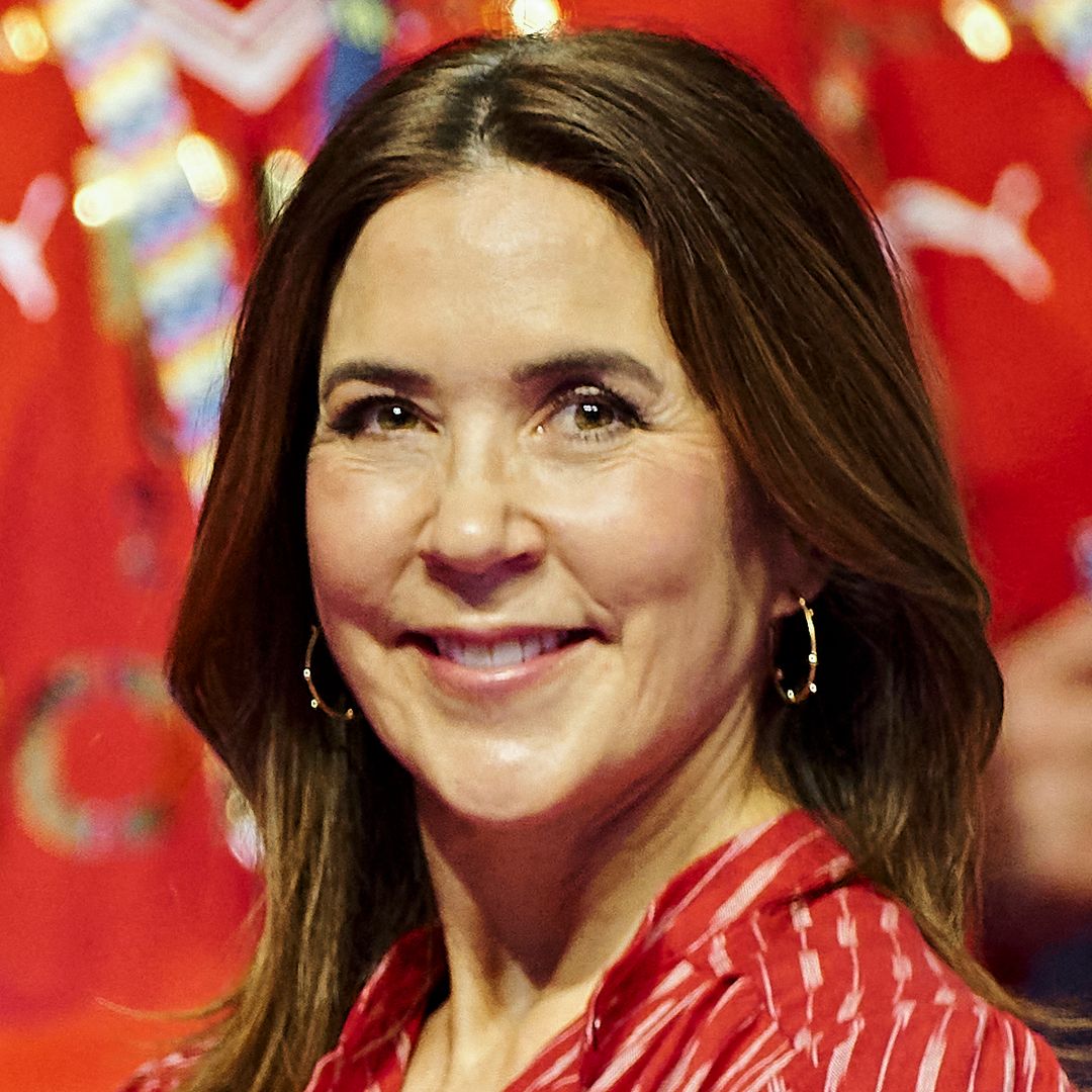 Queen Mary undergoes preppy transformation in £200 Gucci reading glasses