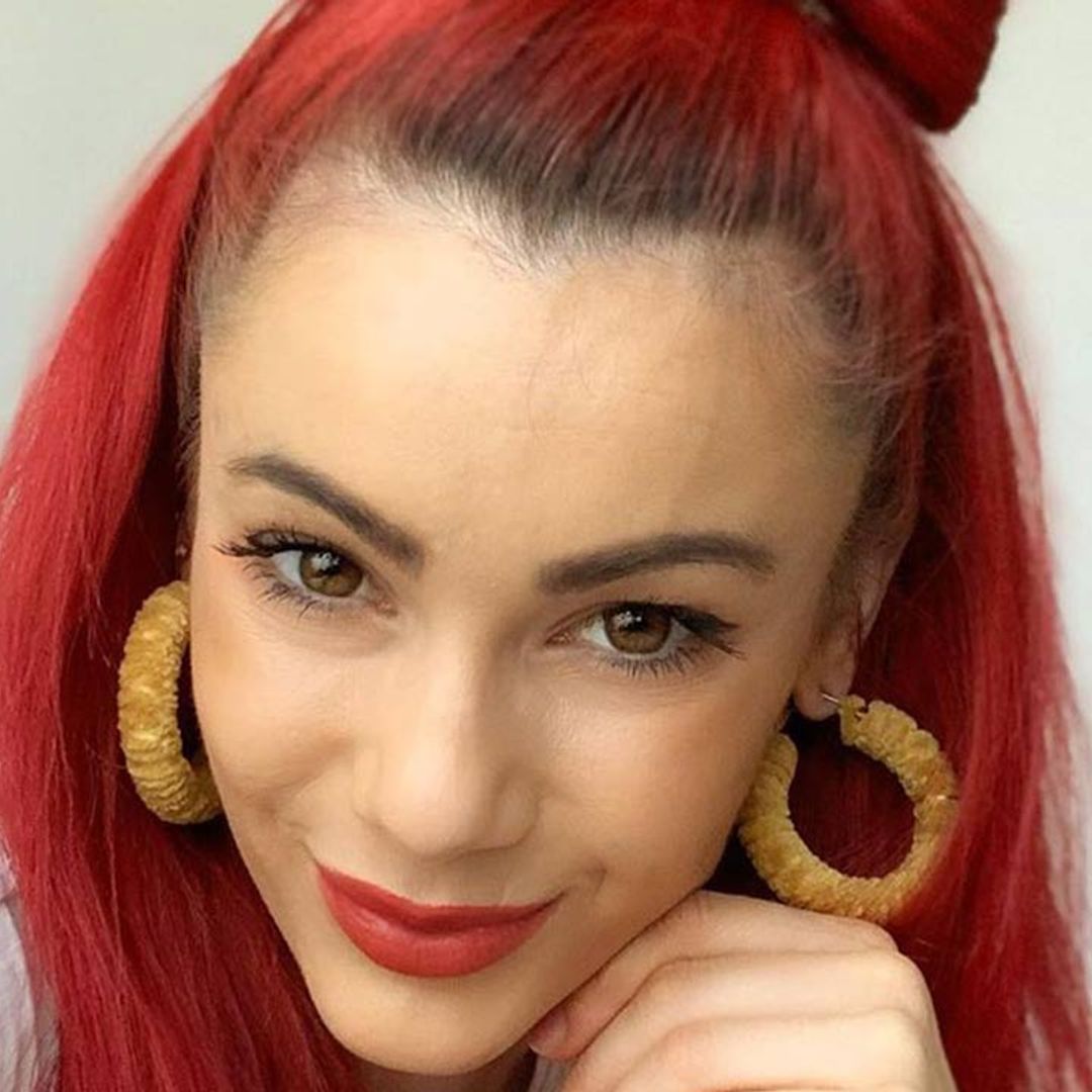 Dianne Buswell performs DIY lockdown haircut – and the results are impressive