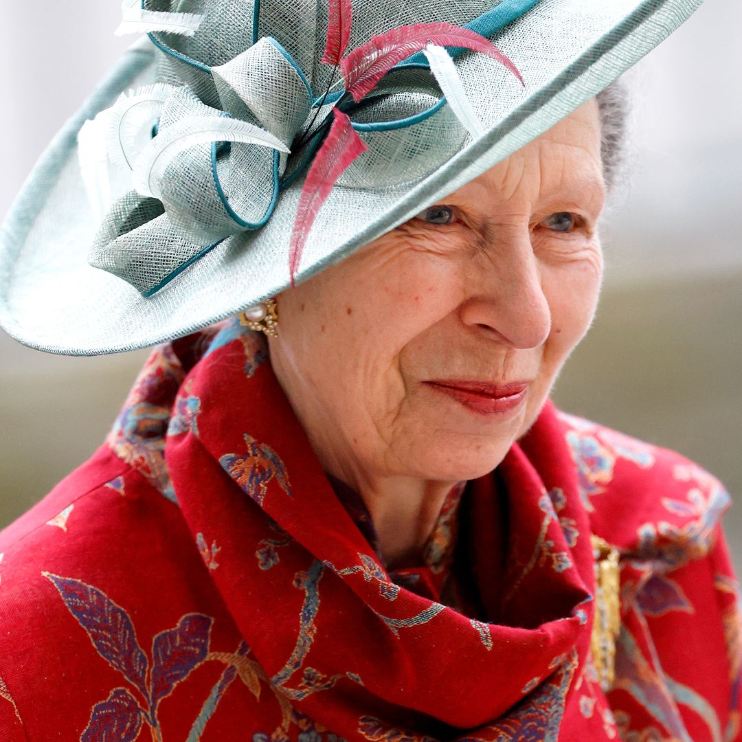 Princess Anne is the epitome of Christmas in red coat and tartan skirt ...