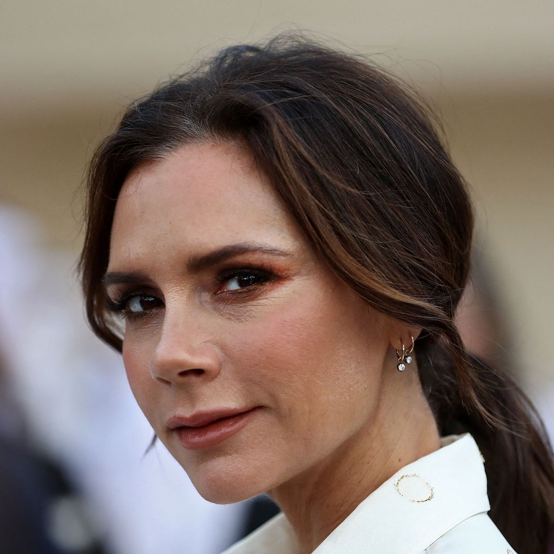 Victoria Beckham flaunts toned abs mid-workout despite injury - 'Can't keep me out'
