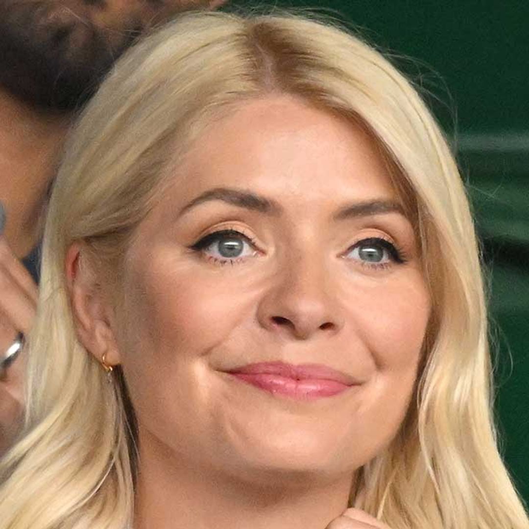 Holly Willoughby stuns in floral It-girl dress – and just wow