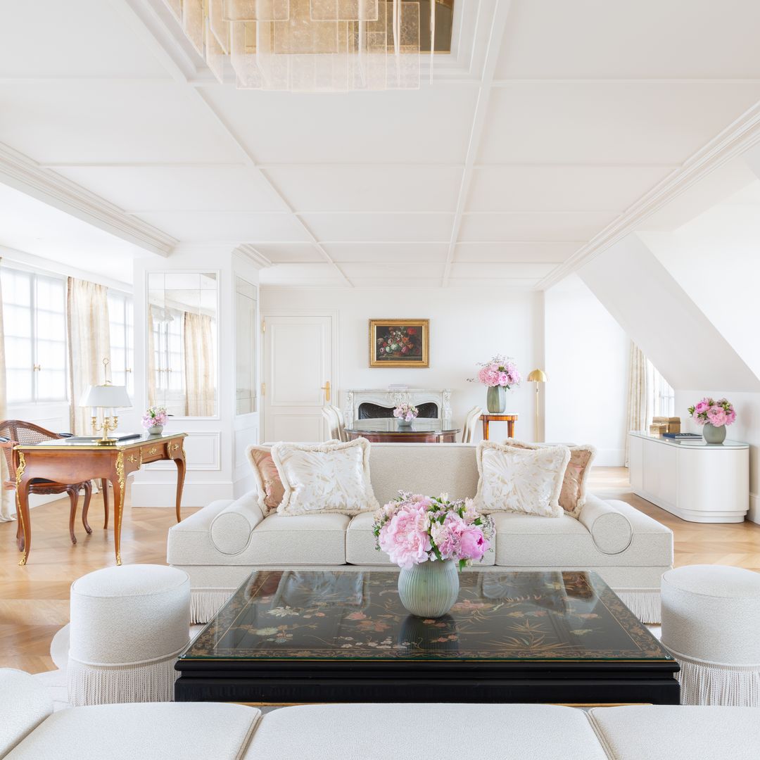 Hotel Le Bristol, Paris suite lounge area