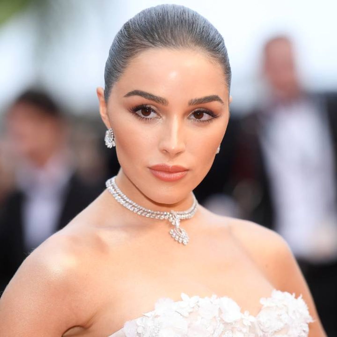 Olivia Culpo’s crop top travel outfit is all we want to wear on our next trip 