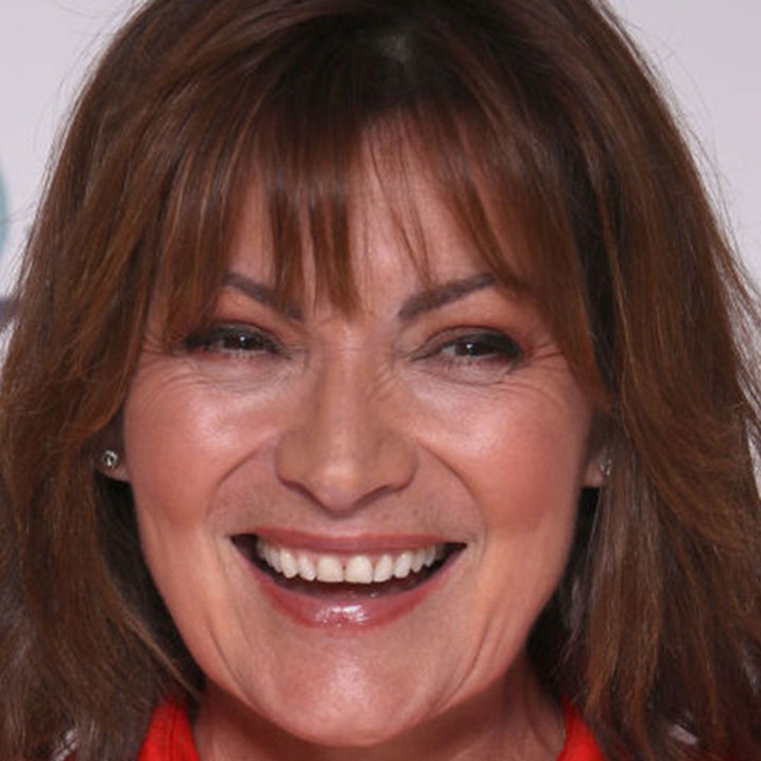Lorraine Kelly's tropical dress has us dreaming of paradise