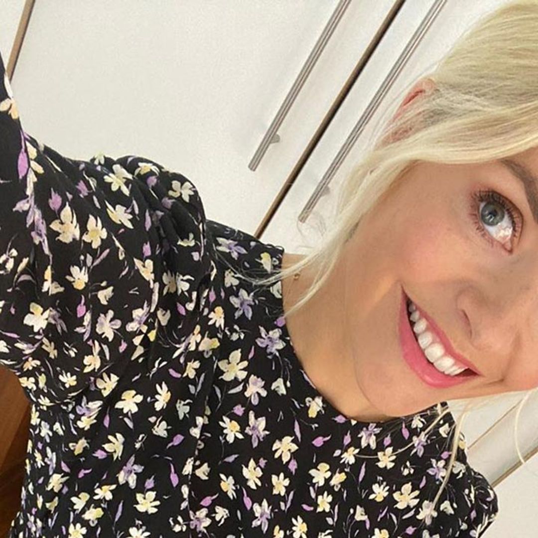 Holly Willoughby's £19.99 mini dress fans sends This Morning fans wild - wait 'til you see it