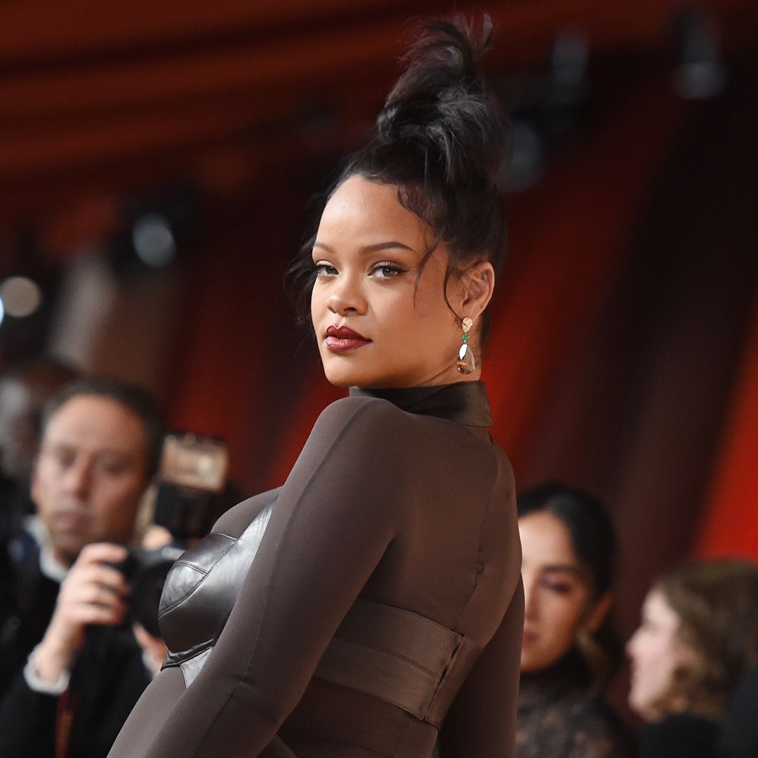 Rihanna reveals her amazing 'fake lash' mascara hack