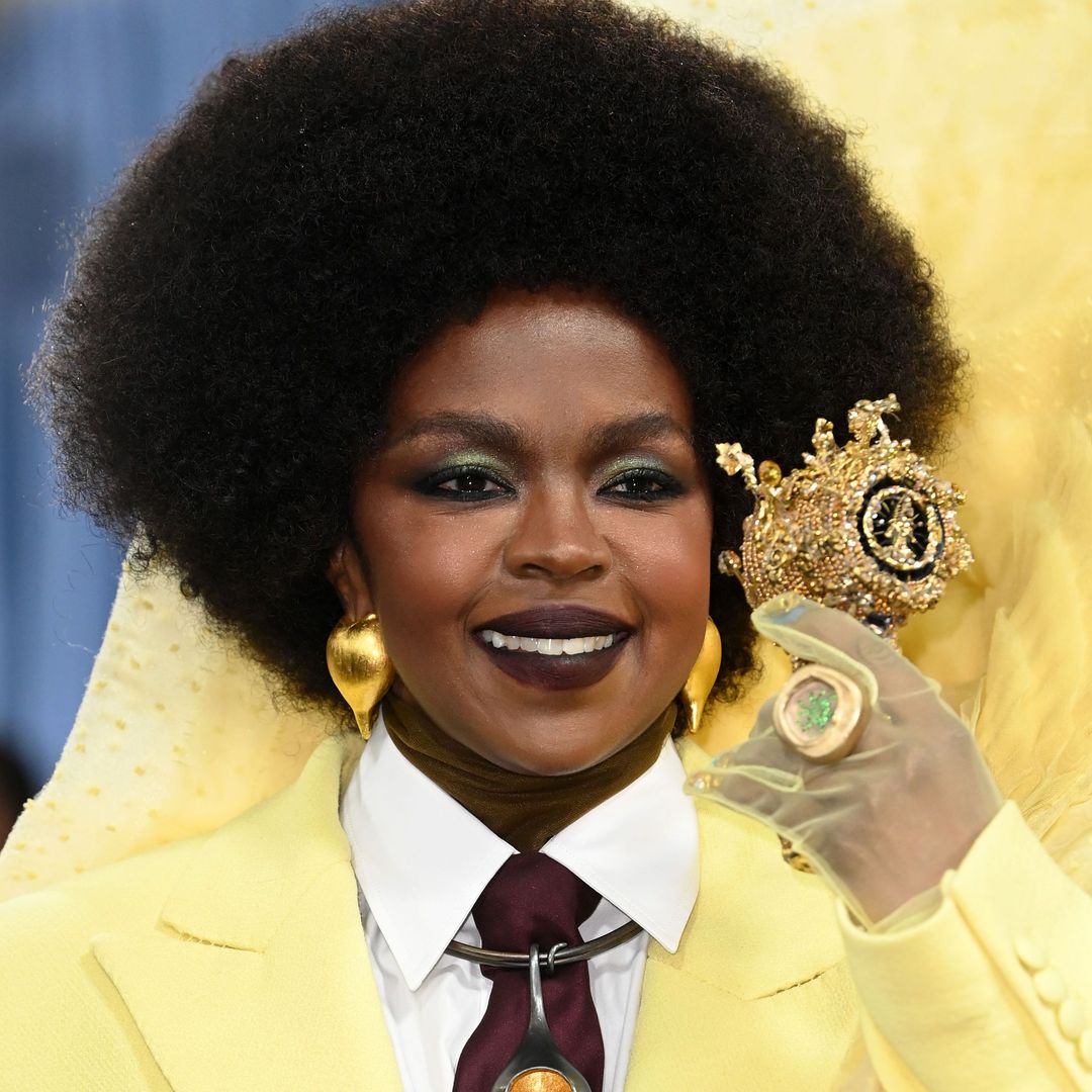 Lauren Hill afro and black lipstick