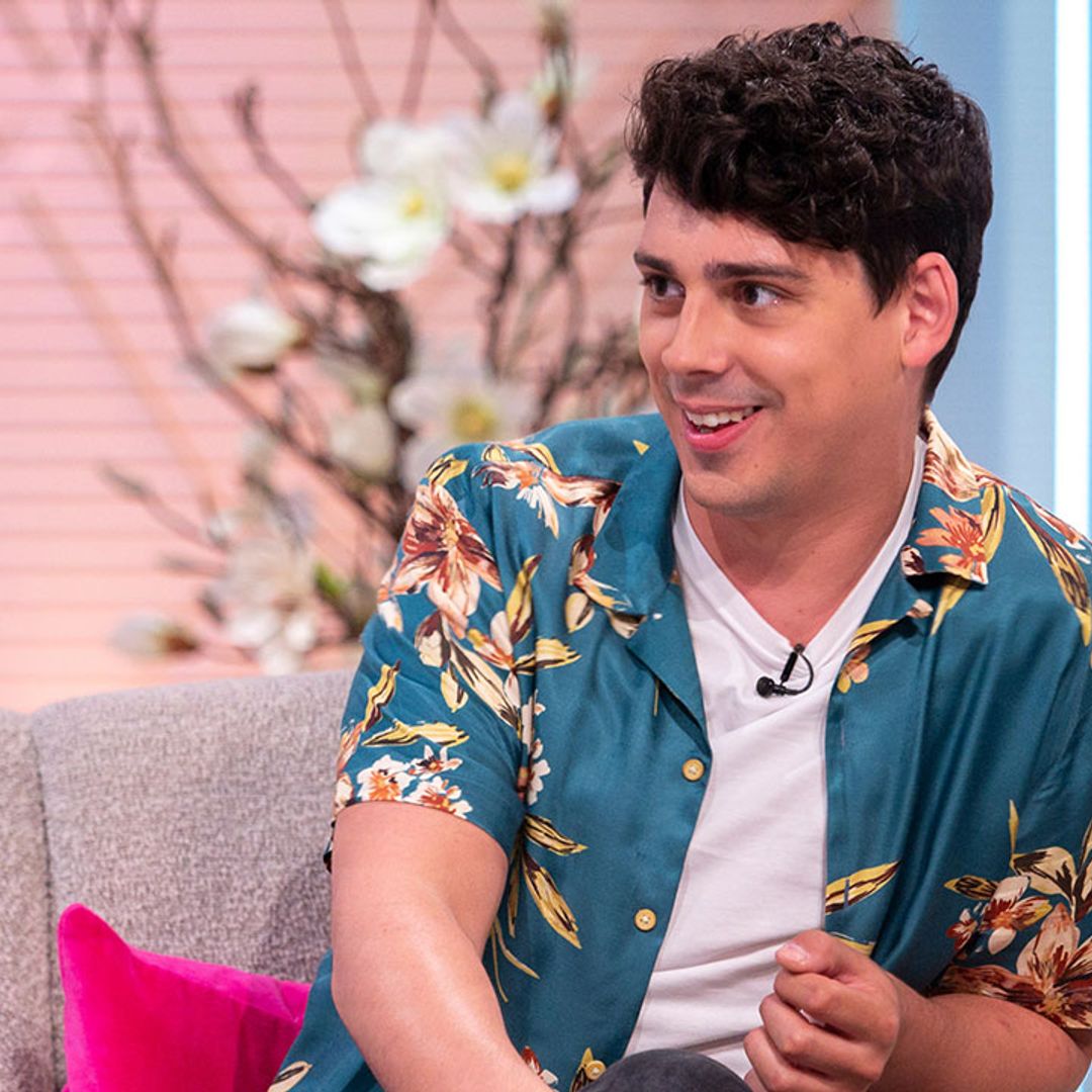 Who is Matt Richardson and why did he replace Rufus Hound on Dancing on Ice?