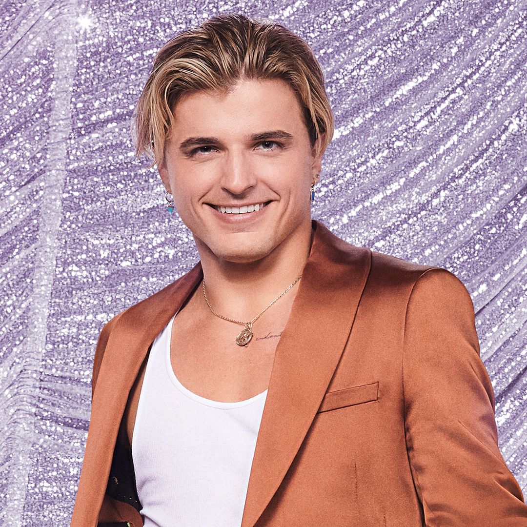 Nikita Kuzmin's fans full of praise after Strictly star opens up about health 'battle'