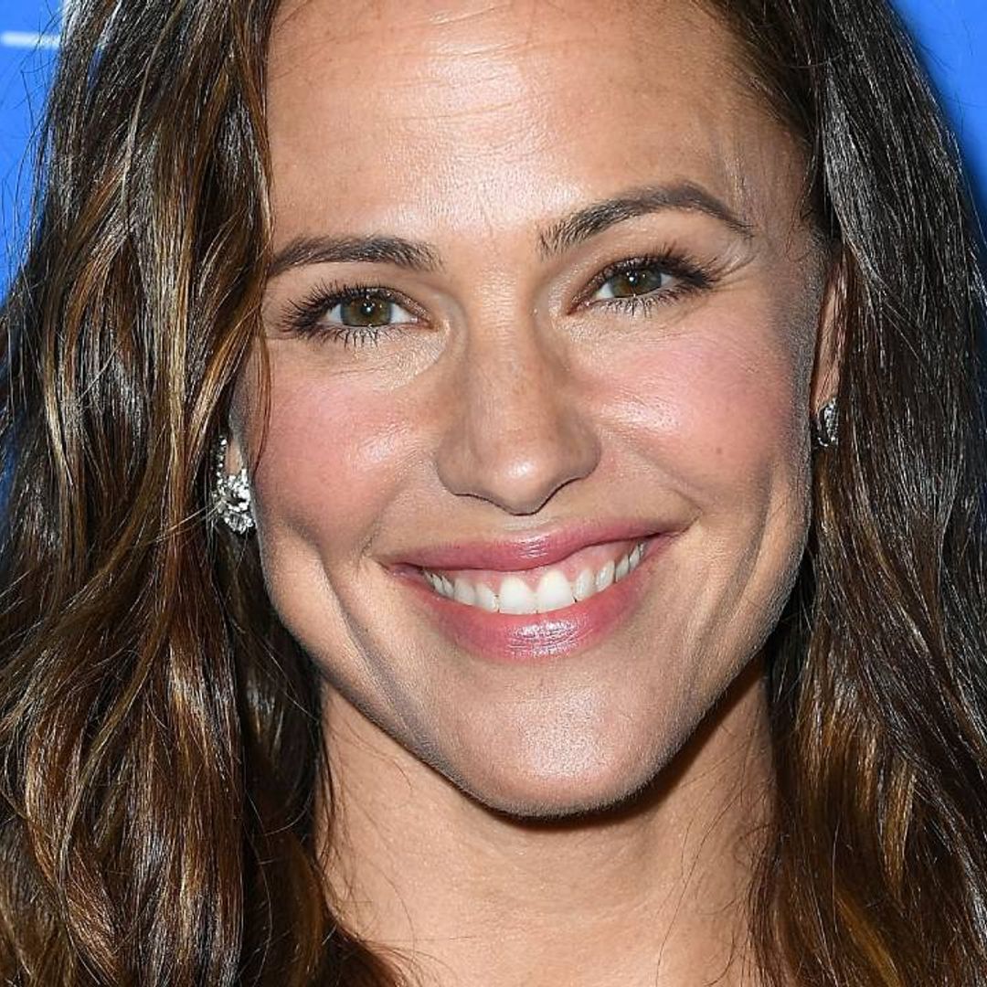 Jennifer Garner as you've never seen her before - and fans react