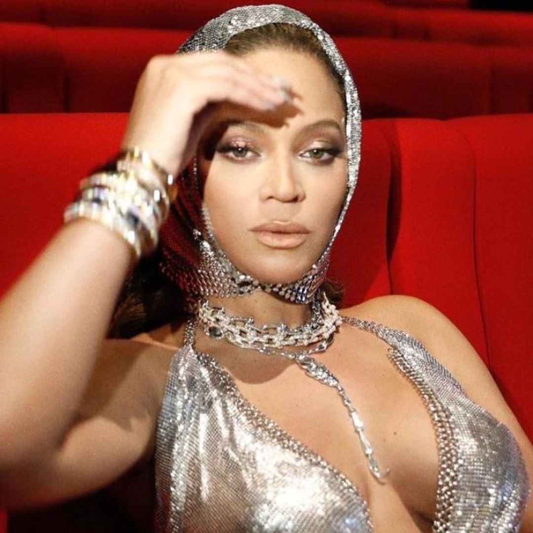 Beyonce is still serving silver disco at the "Club Renaissance" Paris album party