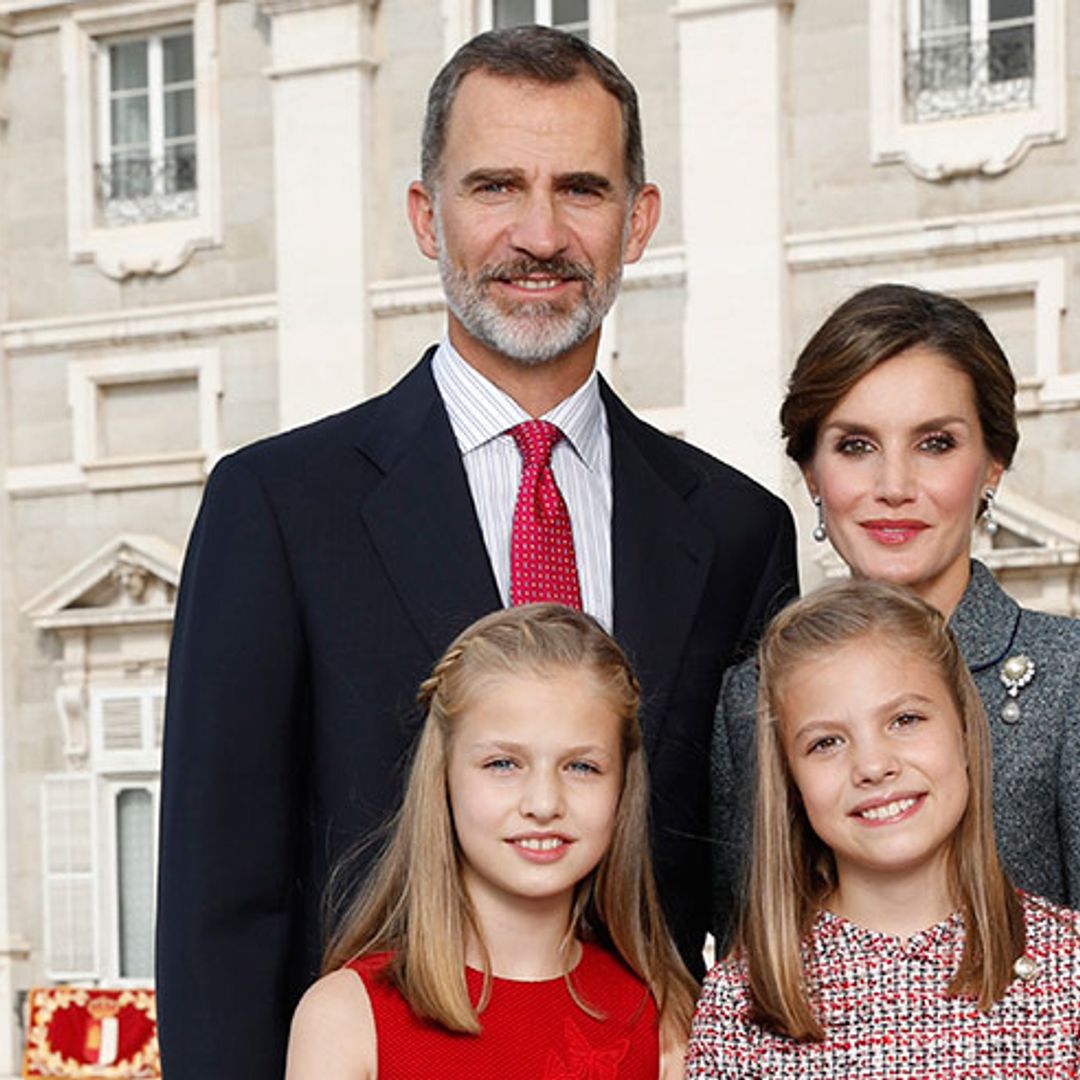 King Felipe, Queen Letizia and their daughters look picture perfect in 2017 Christmas card