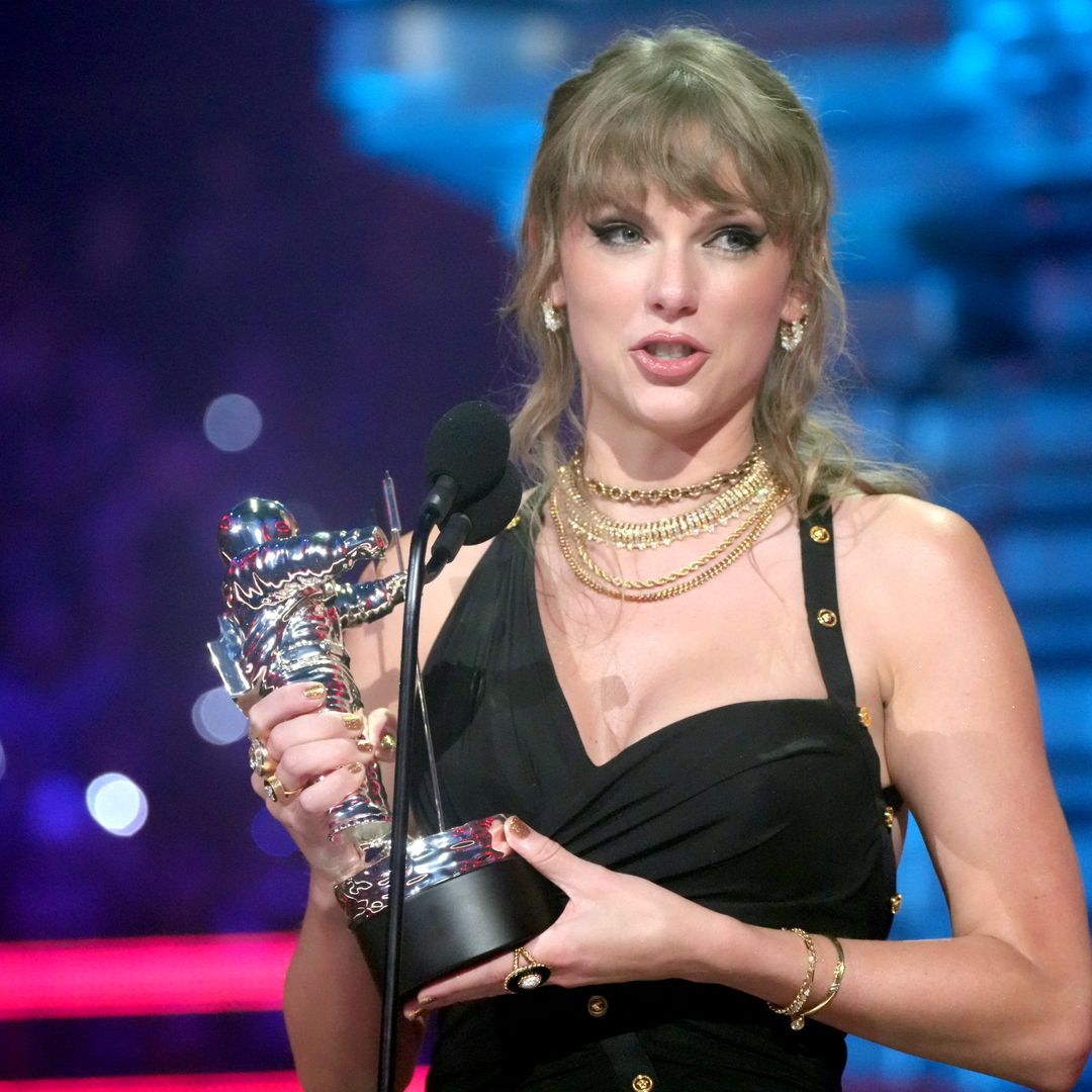 Taylor Swift loses it as NSYNC reunite to present her an award at the VMAs