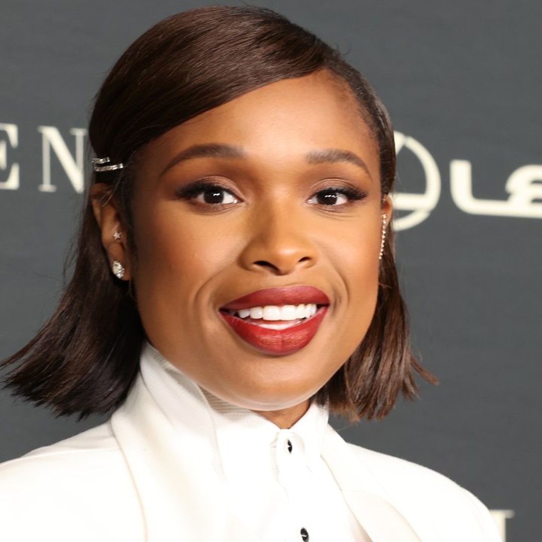 Jennifer Hudson poses inside her quirky home featuring graffiti walls in stunning new selfie