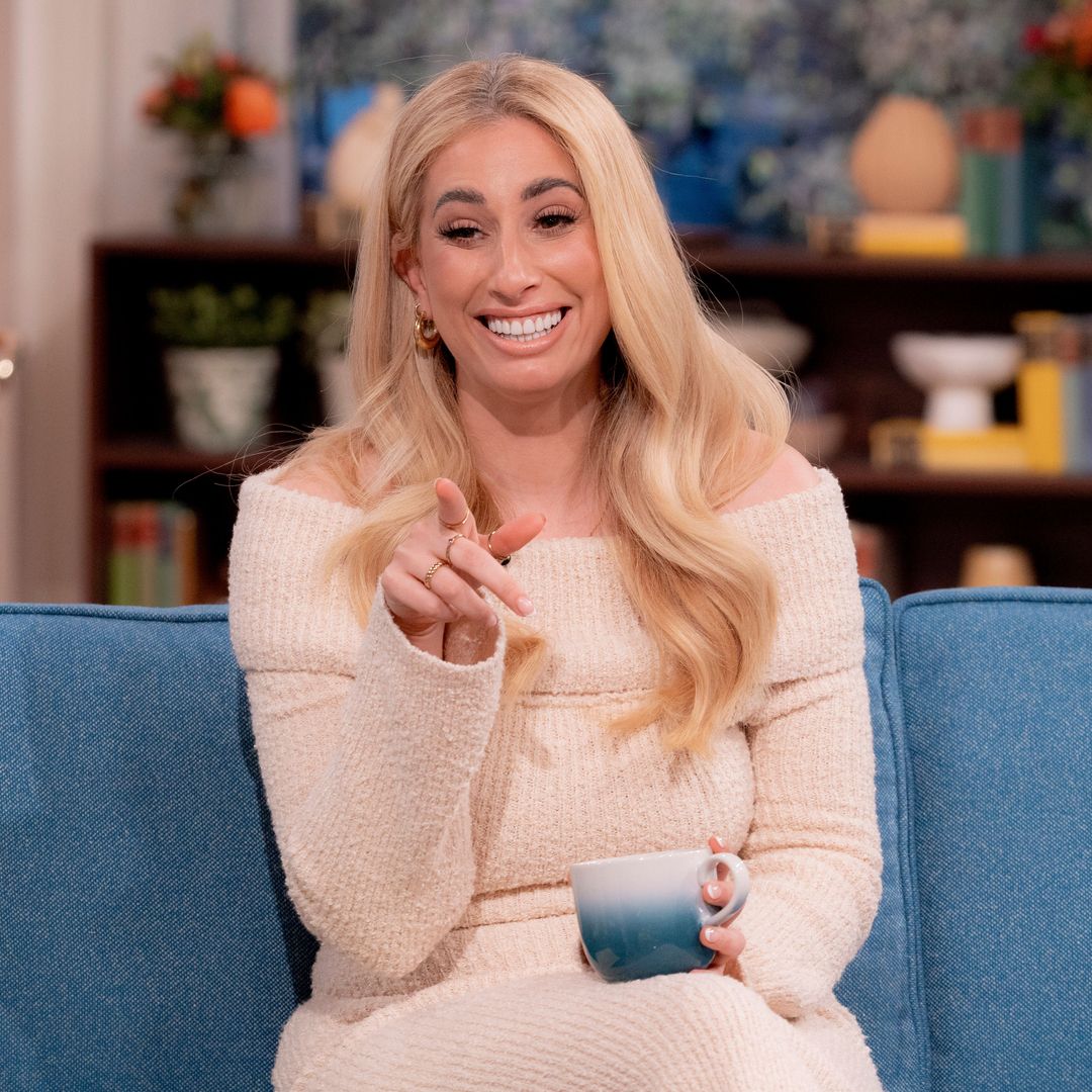 Stacey Solomon unveils Barbie spray paint makeover at home: 'Here she is'