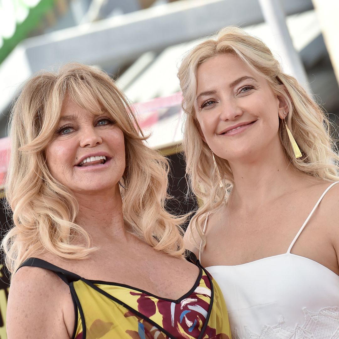 Kate Hudson and Goldie Hawn could be twins in incredible throwback bikini photo