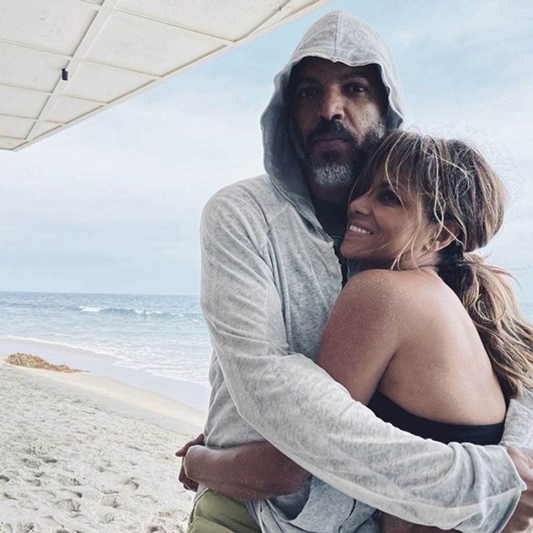 Halle Berry's intimate new beachside photo leaves fans doing a double take