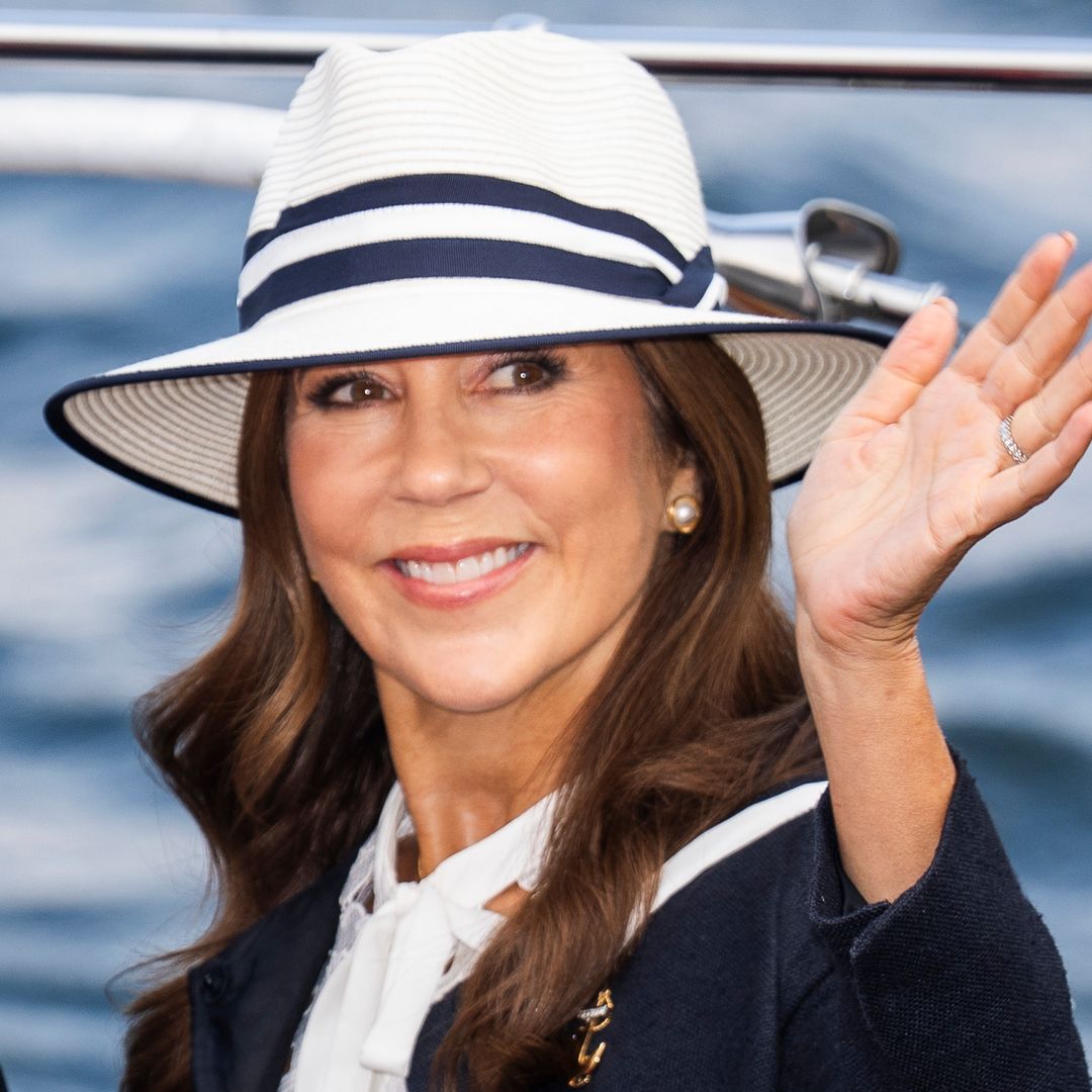 Queen Mary styles out Marilyn Monroe moment