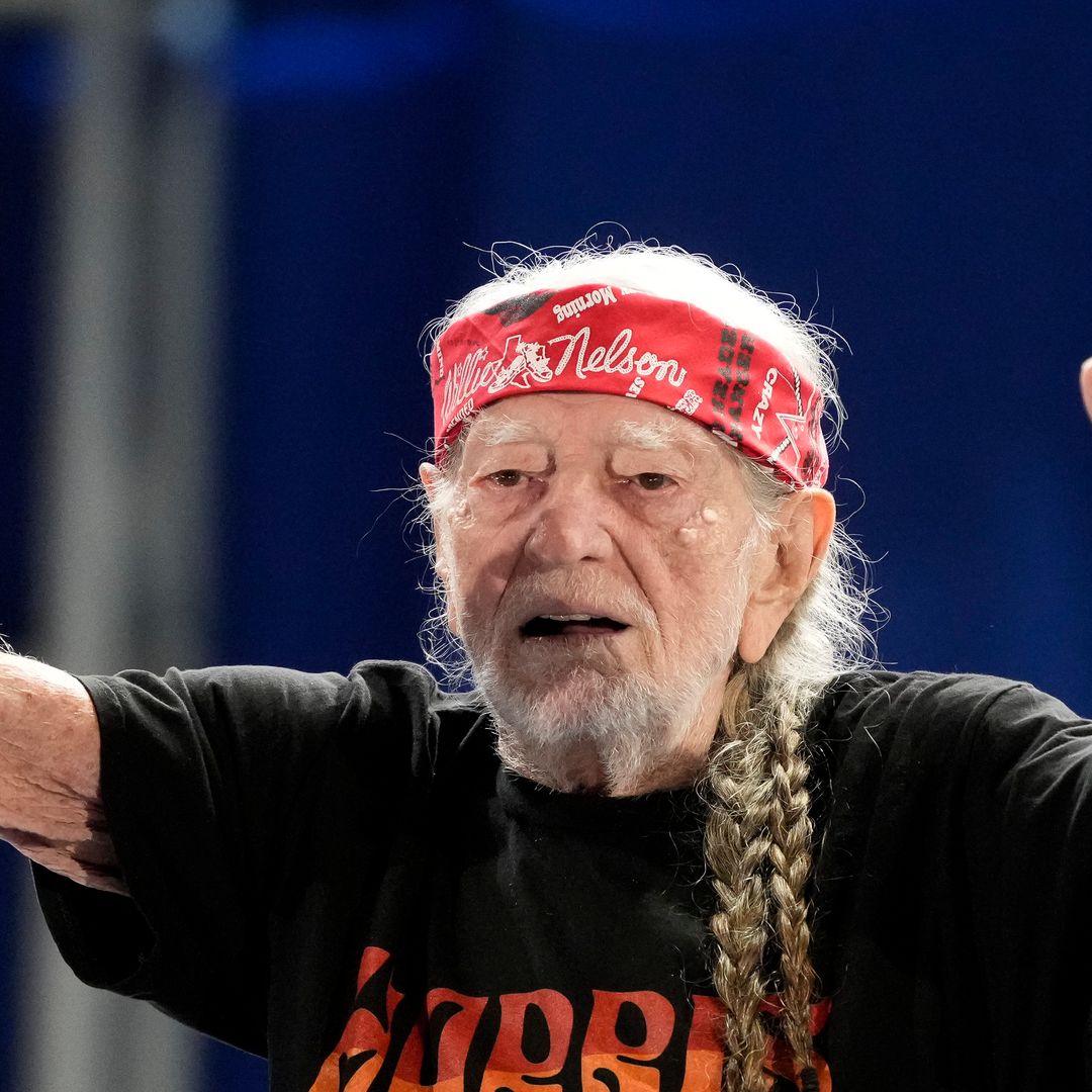 Willie Nelson, 92, shuts down death rumors in the most iconic way