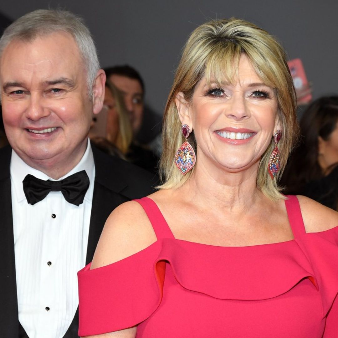 Eamonn Holmes' anniversary cake for Ruth Langsford has to be seen to be believed