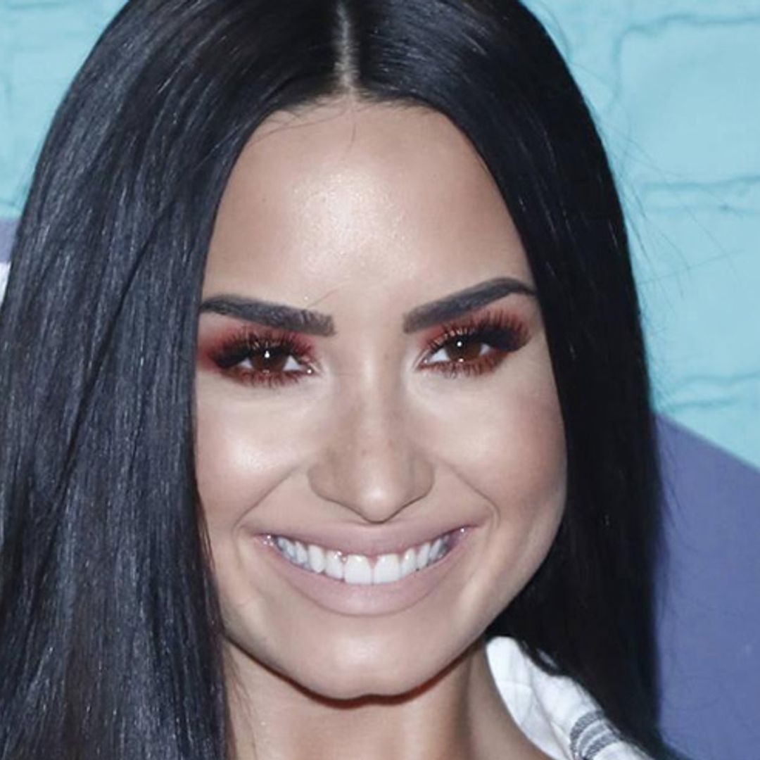 How to rock red eyeshadow just like Demi Lovato