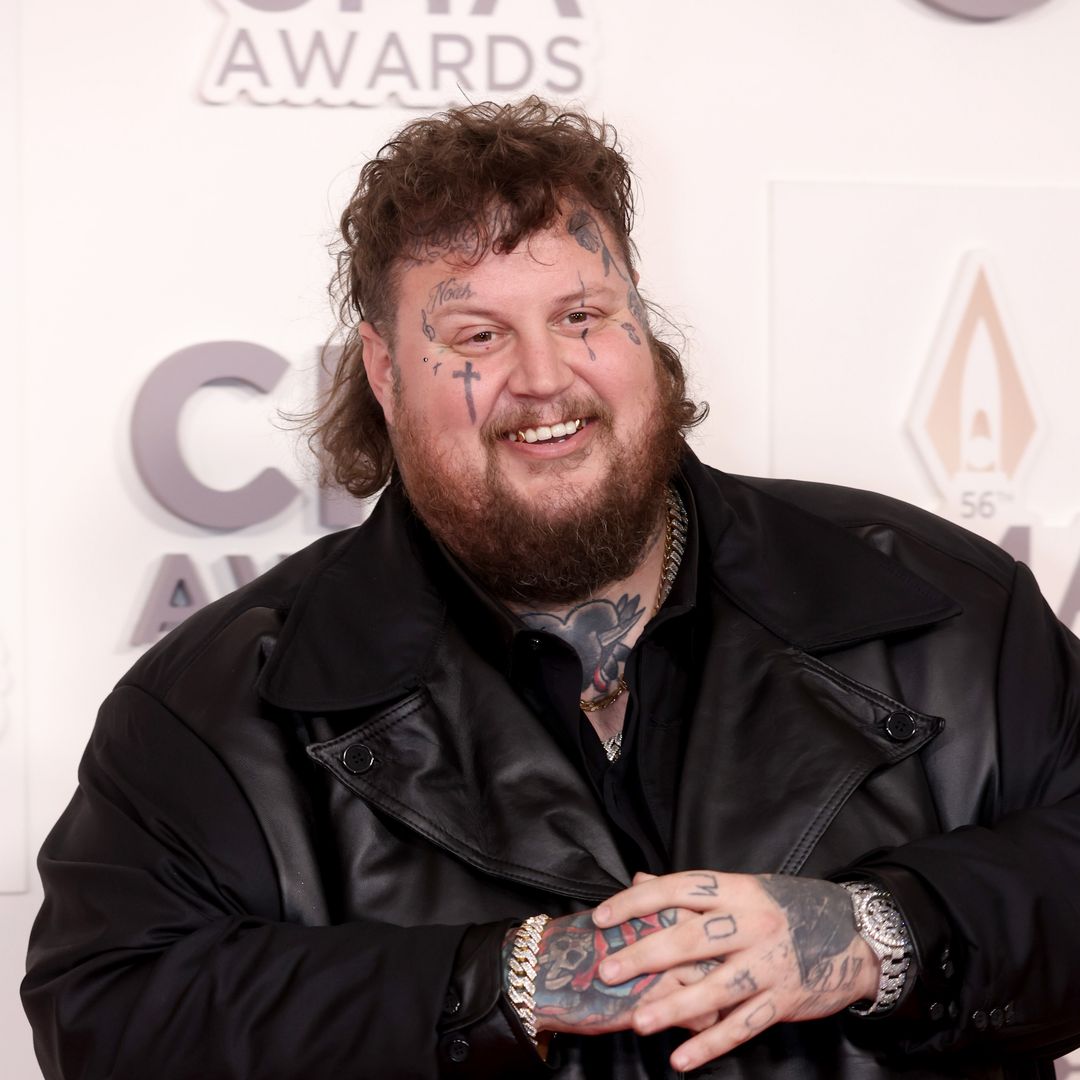 Jelly Roll showcases jaw-dropping 200-lb weight loss ahead of major career milestone