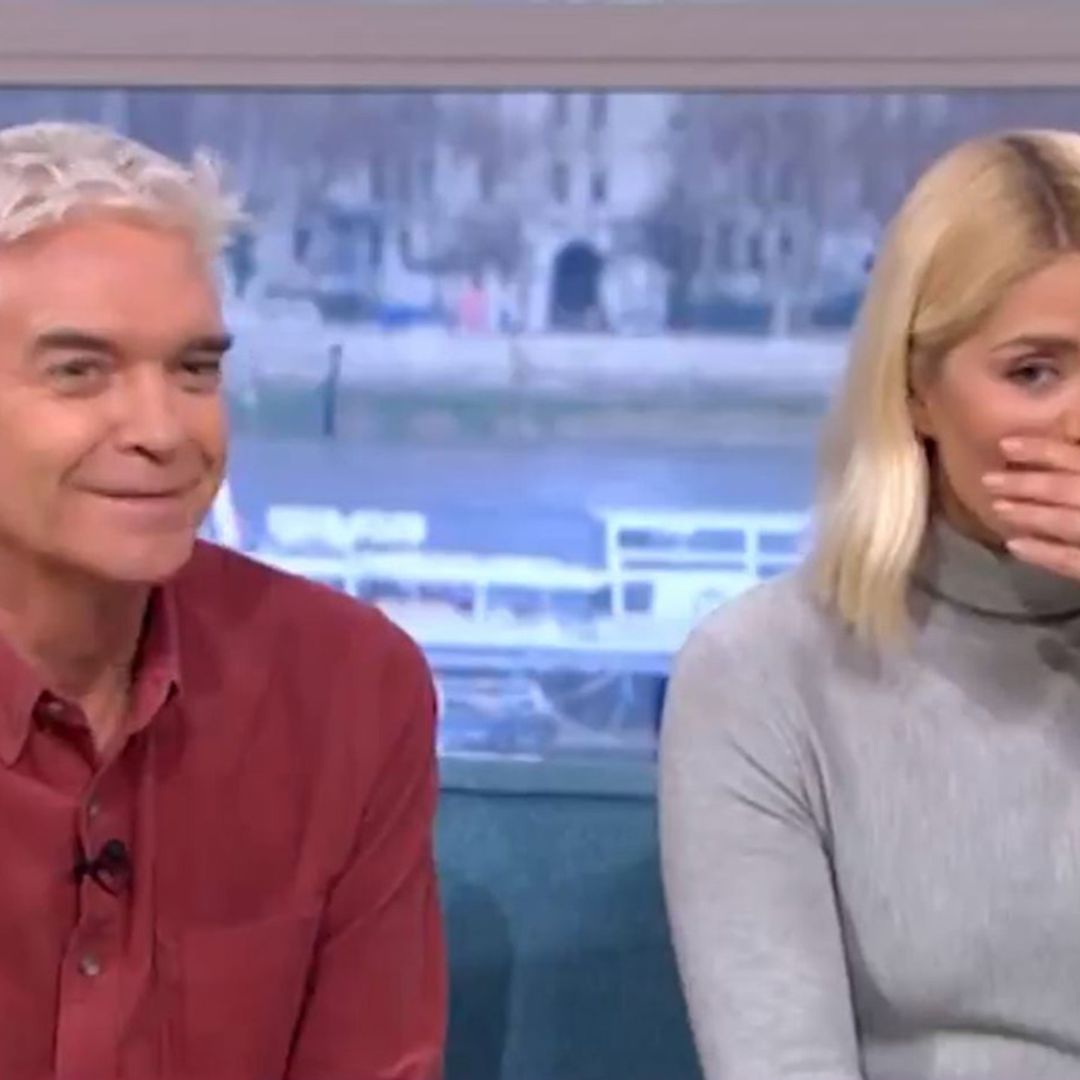 Holly Willoughby and Philip Schofield forced to apologise live on This Morning