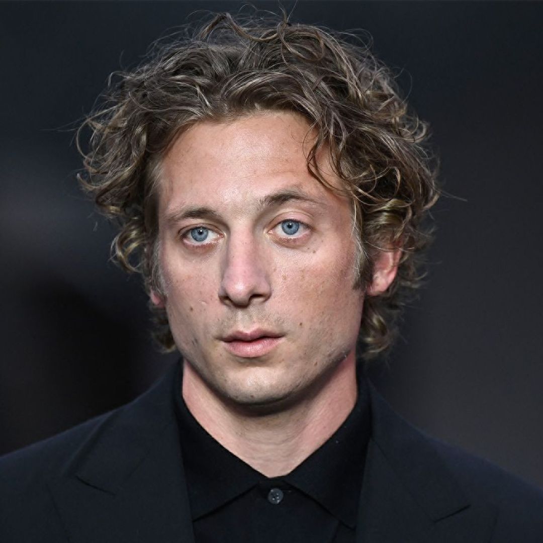 Jeremy Allen White and girlfriend Rosalía look red hot for rare public appearance