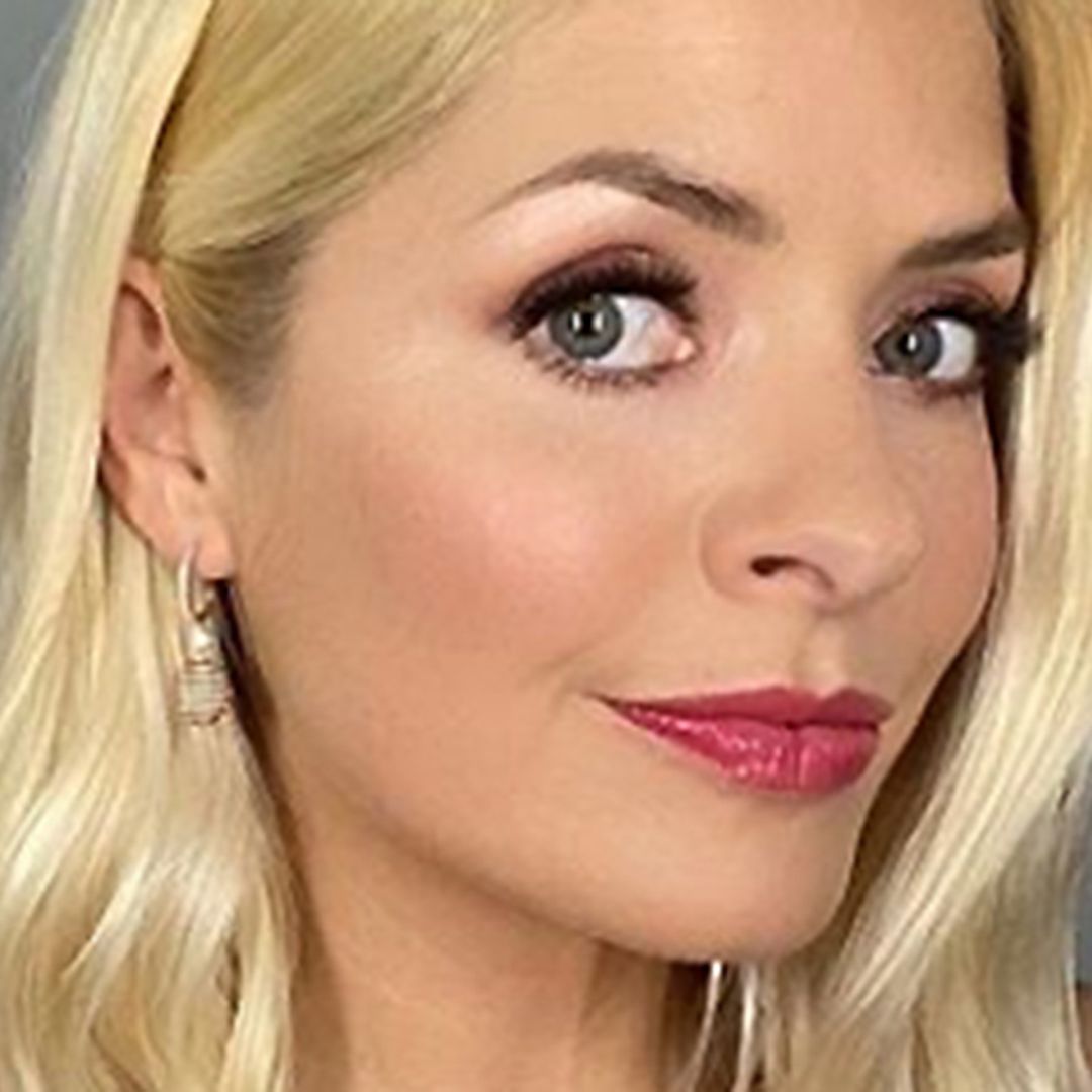 Holly Willoughby's white ruffle shirt has This Morning fans racing to Massimo Dutti