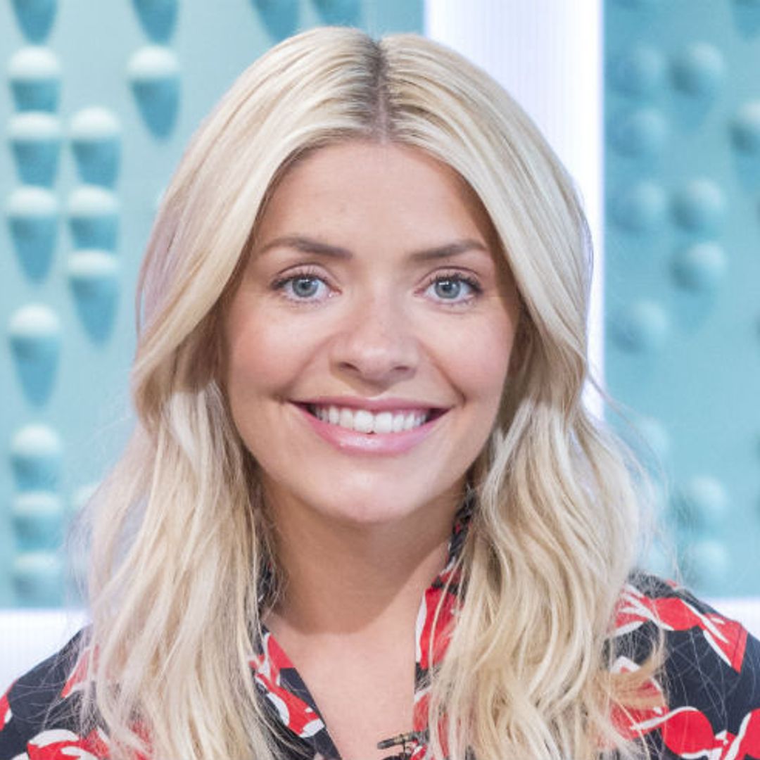 Holly Willoughby sets off to Dancing on Ice in brightest outfit yet