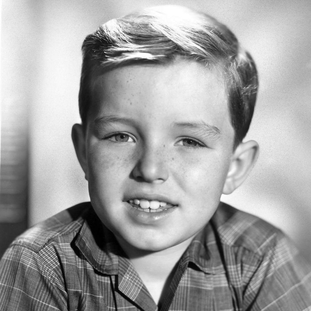 Jerry Mathers, 77, is his 98-year-old mom's twin in must-see family photo