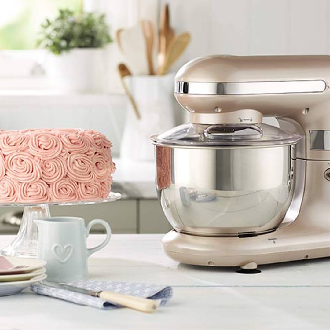 Aldi launches incredible new baking range from £2.99