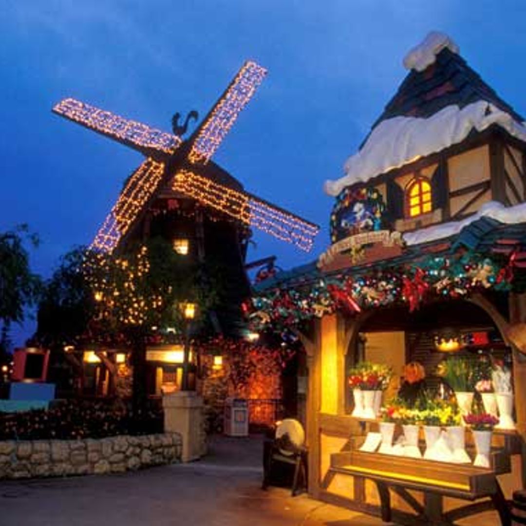 Christmas comes to Disneyland, Paris