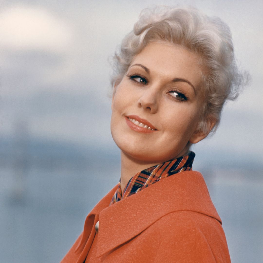 Golden Age Hollywood actress unveils glamorous transformation