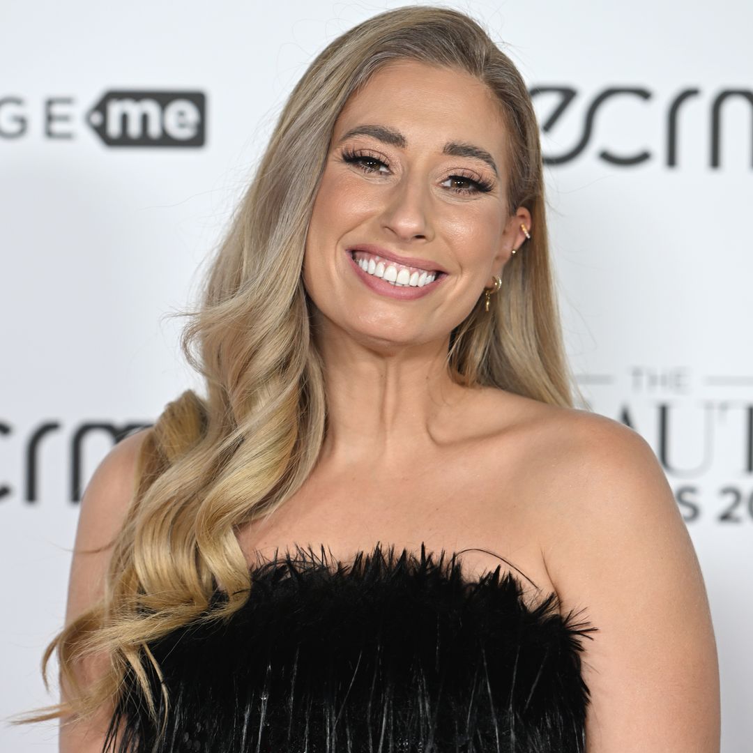 Stacey Solomon resembles 'Pamela Anderson' as she stuns in red-hot string bikini