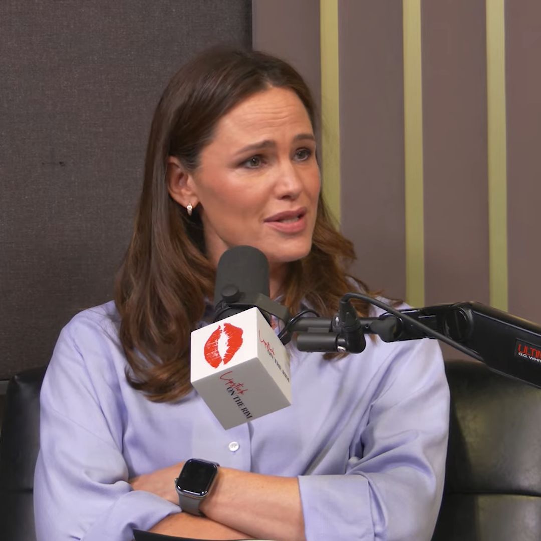 Jennifer Garner close to tears as she discusses grief after difficult year