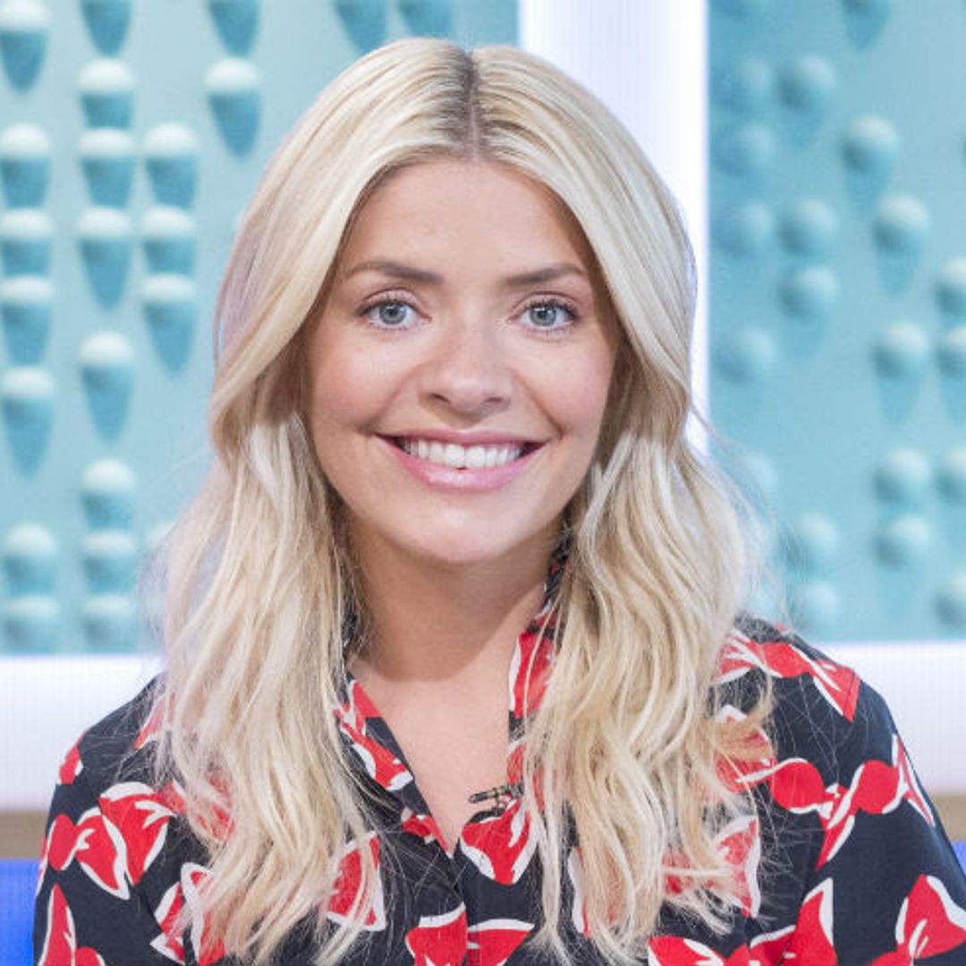 Holly Willoughby gives fans shoe envy in £540 Gucci loafers