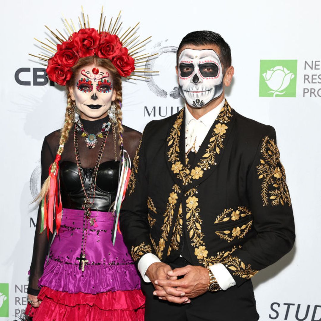 Kelly Ripa and husband Mark Consuelos look smitten in Halloween couples costume