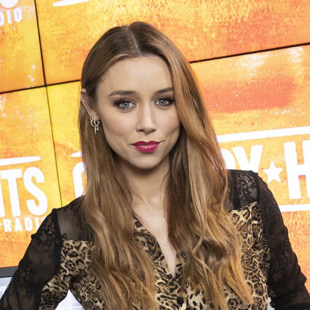 Una Healy urges fans to embrace their 'isolation greys' as she shows off her roots on Instagram