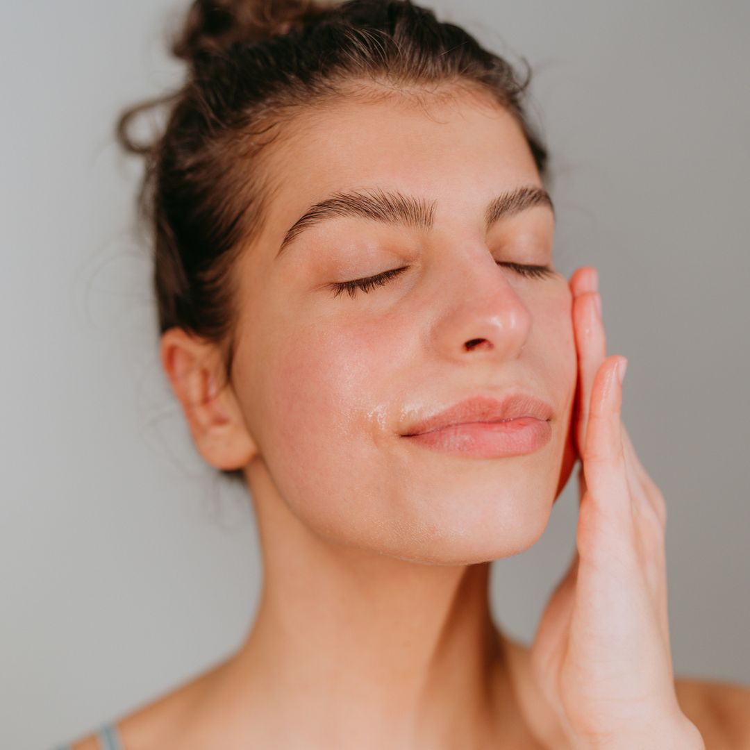 What causes perimenopausal oily skin in your 40s? And how to get your glow back, fast